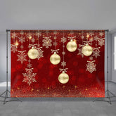Aperturee - Goldkugel Glitzer Schnee Rot Weihnachtshintergrund